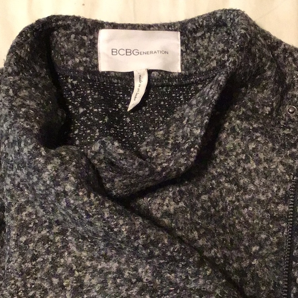 Bcbgeneration Black And Gray Patterned Zip Sweate… - image 3